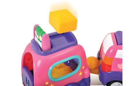 Auto s prívesom na prevoz koníkov poppy,