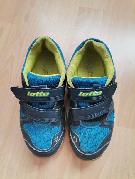 Halové tenisky s obyč.poštovným, lotto,30