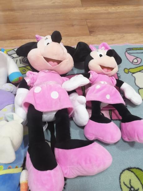 Plyšové hračky mickey mouse a ine,