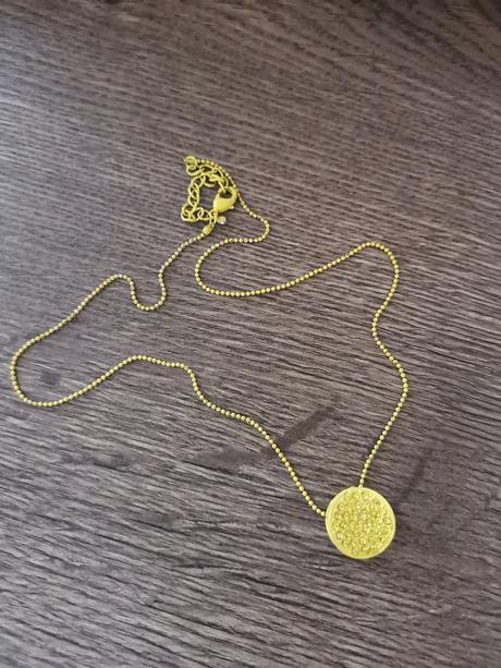 Žltá retiazka, mango