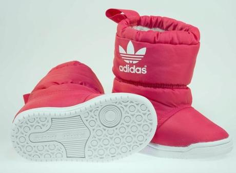 Snehule, adidas,32