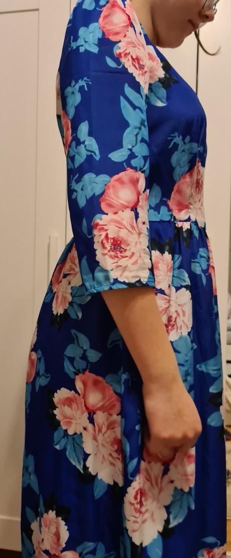 Kvetinové šaty, 