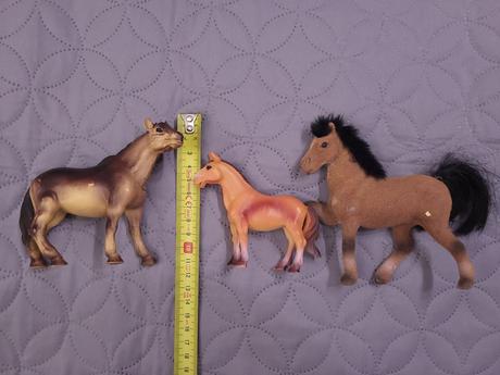 3 koniky (cena spolu),