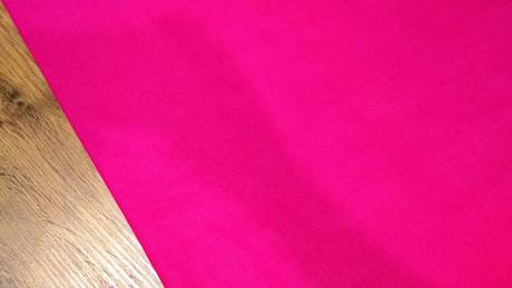 Bavlnená látka - cyklamén - cena za 10 centimetrov,