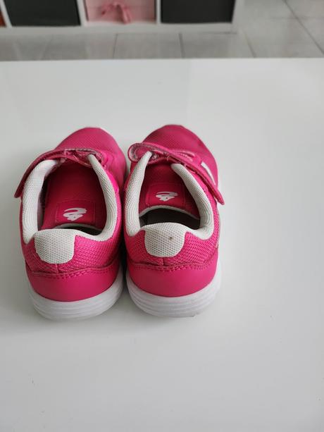 Dievčenské tenisky, 27