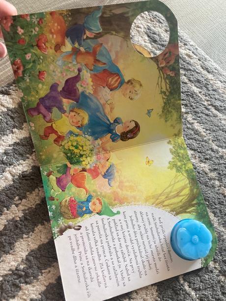 Snehulienka a medovníková chalúpka leporelá, 