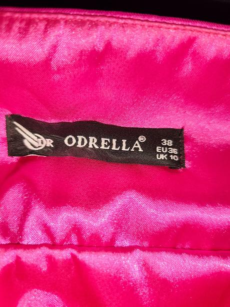 Spoločenské šaty, 38