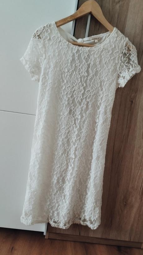 Čipkované biele šaty, s