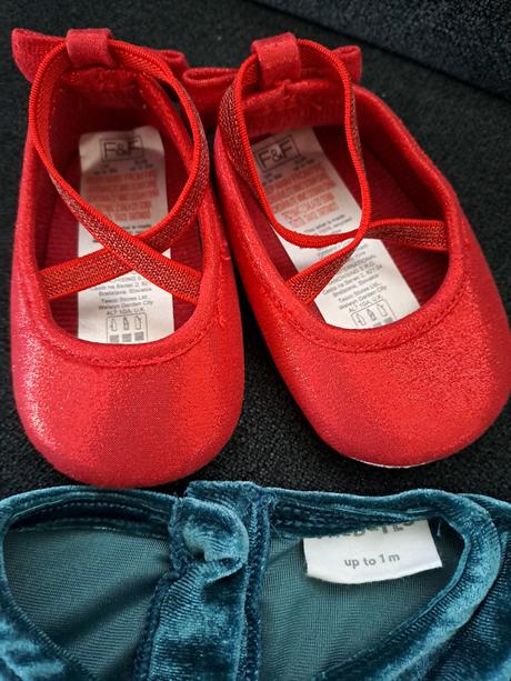 Smaragdove šaty, 56