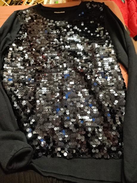 Mikina s flitrami, 158