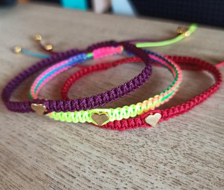 Pletené náramky srdiečka/tep, 