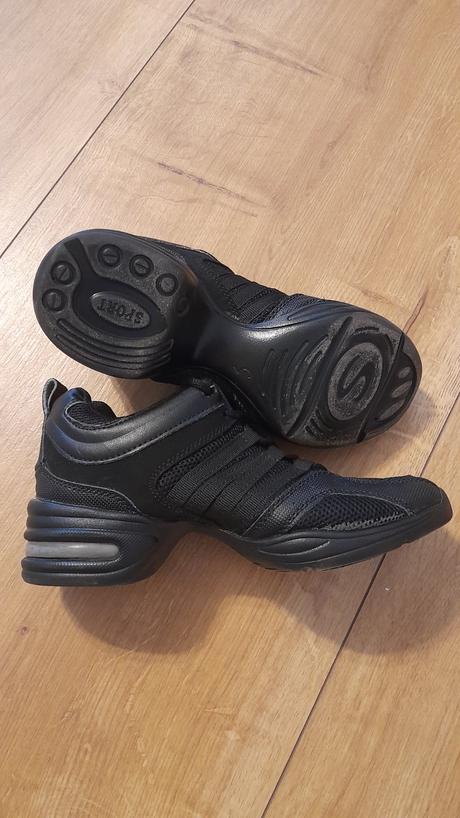 Tanečné topánky, 36