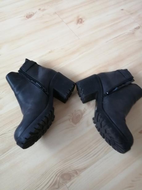 Čierne čižmičky, 36