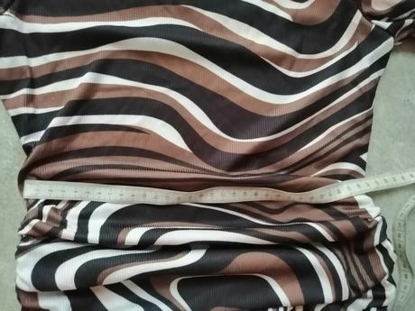 Zaujímavé šaty vs, pružné, s