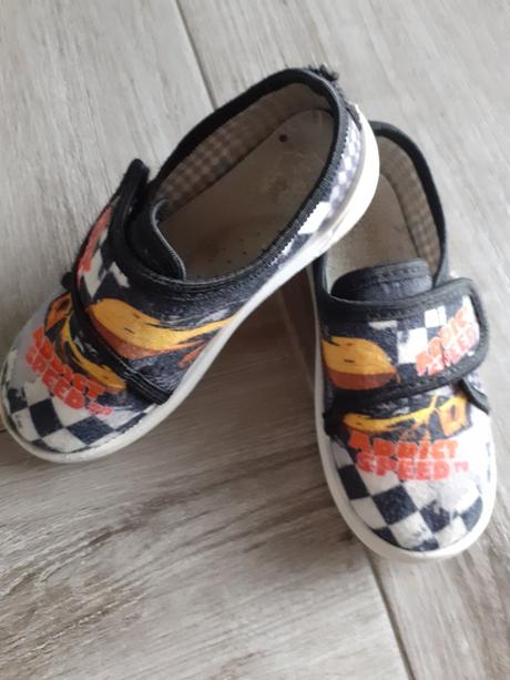 Športové papučky s autom, nazo,26