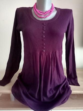 Dlhý svetrik aj tehu, l