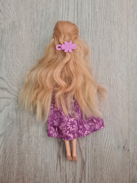 Barbie zlatovláska,