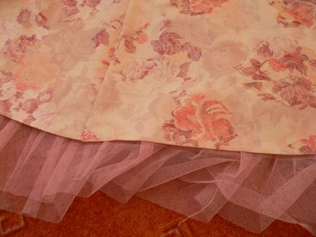 Kratke elegantne saty, 40