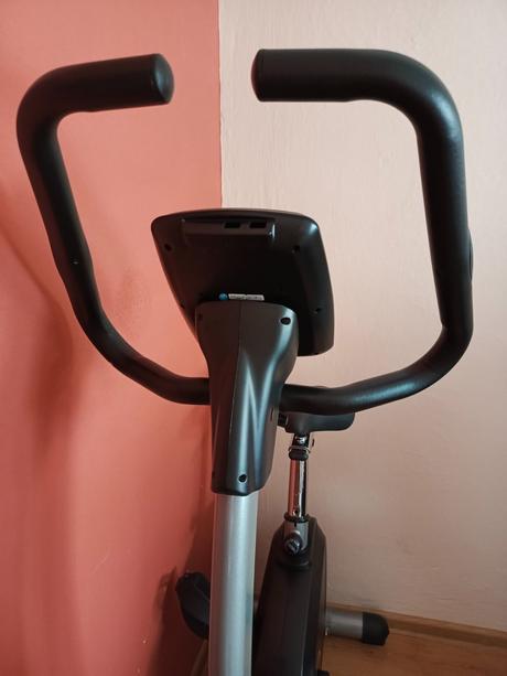 Stacionárny bicykel,