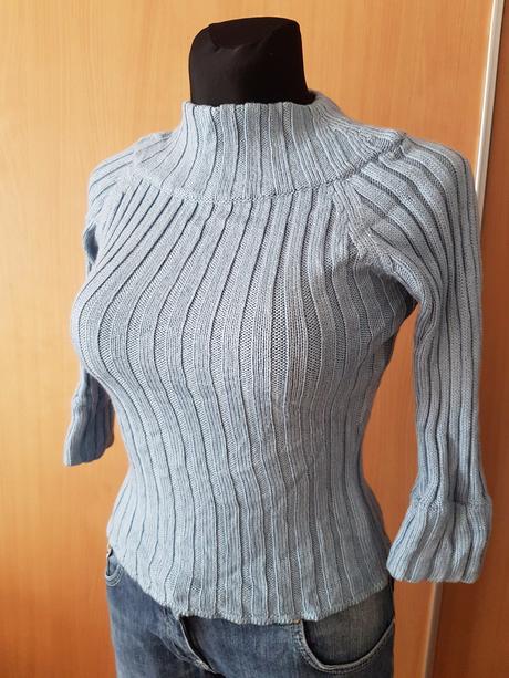 Vlnený bledomodrý puli s 3/4 rukávmi vel.s/m, m