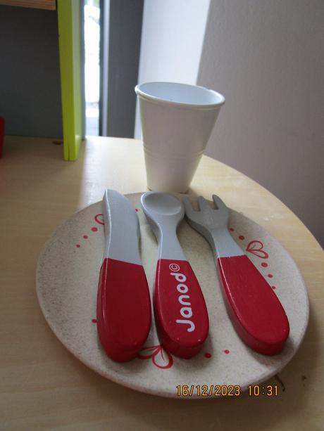 Detská drevená kuchynka janod s príslušenstvom, 