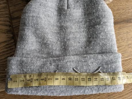 Čiapka s brmbolcami, h&m,110