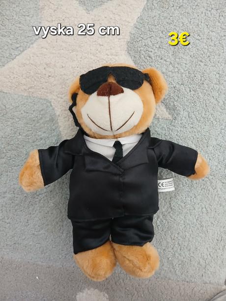 Medvedik tajny agent v ciernom obleku., 