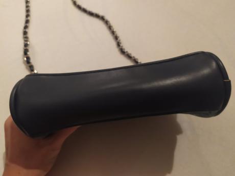 Modrá kabelka stradivarius, stradivarius