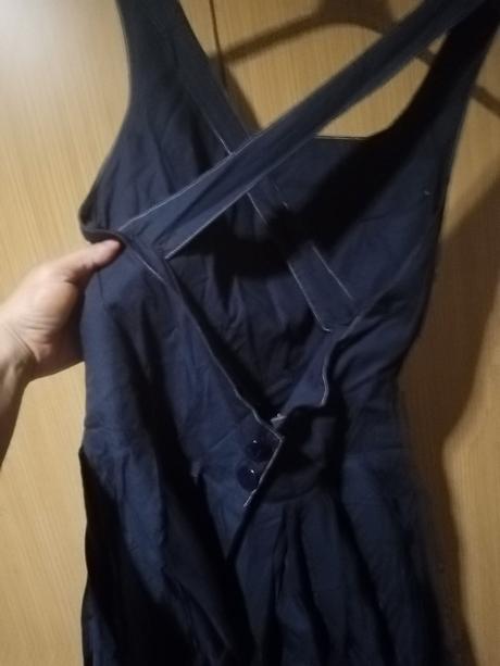 Dámske sukňove šaty, 44