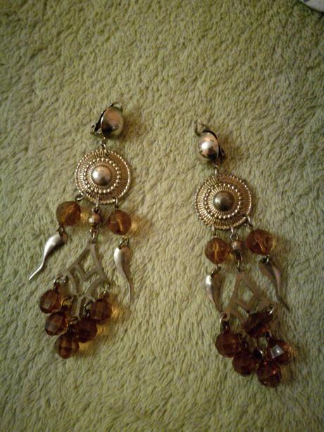 Bižutéria a retro kúsky, aj nové.,