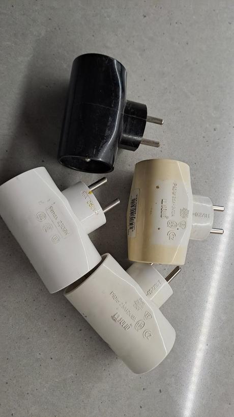 3kové rozbočovače/ roztrojky- cena za 4 ks, 