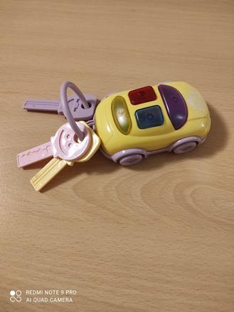 Hracie auto s klucami,