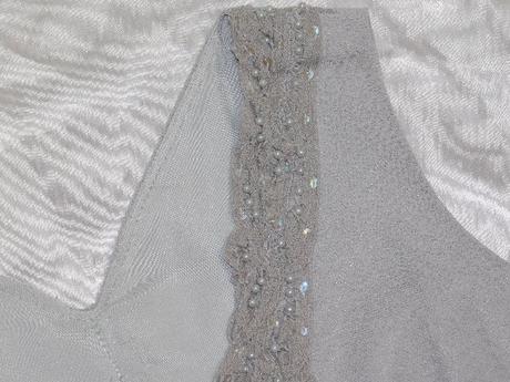 Velmi pekne kvalitne saty, 40