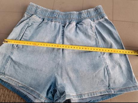 Šortky, s