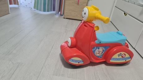 Odrážadlo / motorka fisher price,