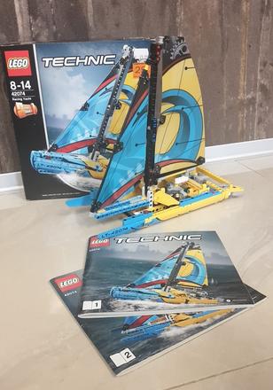 Lego technic 42074  - pretekárska jachta  top stav, 