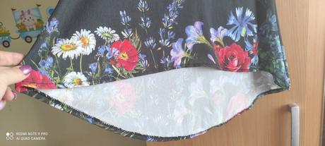 Kvetovana blúzka, 36