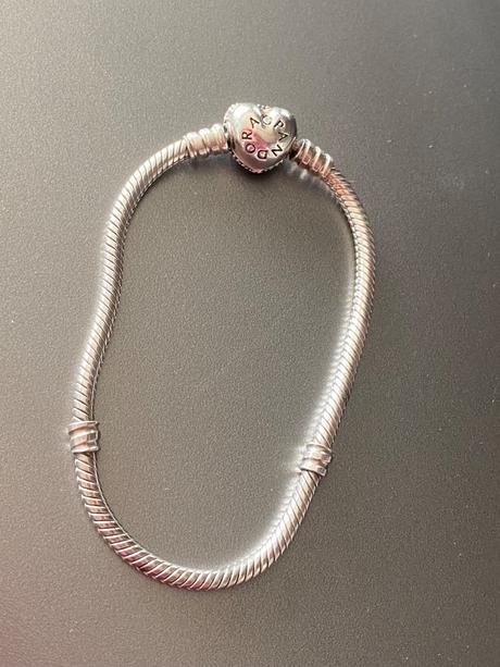 Pandora srdiečkovy naramok, pandora