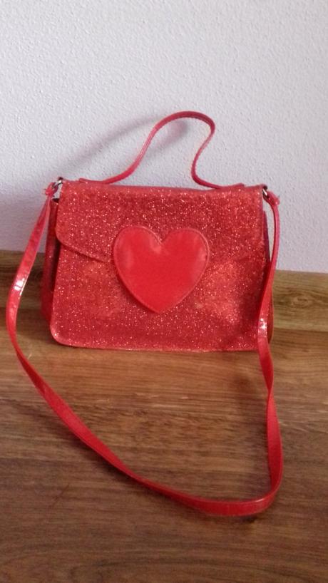 Červená kabelka,
