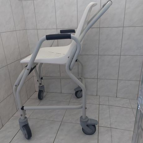 Predám pohyblivú stoličku, 