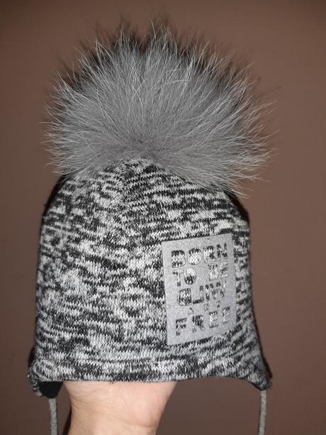 Čiapka so šálom, 74