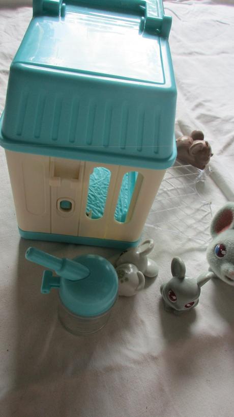 Figurka little  pets, 