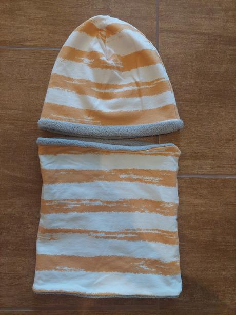 Set čiapka nákrčník, 104