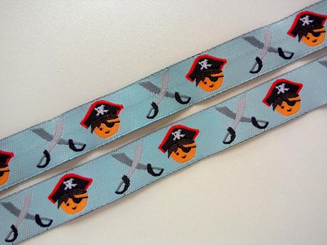 Vyšívaná stuha 16 mm,