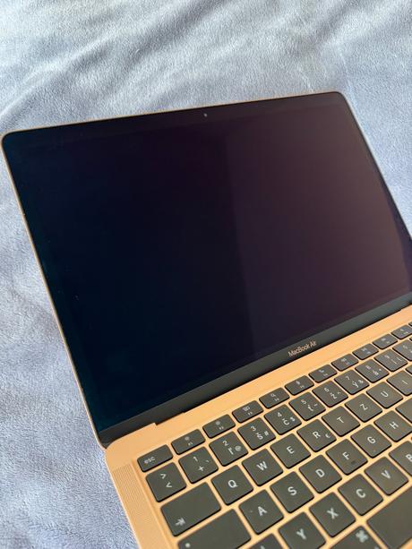 Macbook m1 2020 gold sk, apple