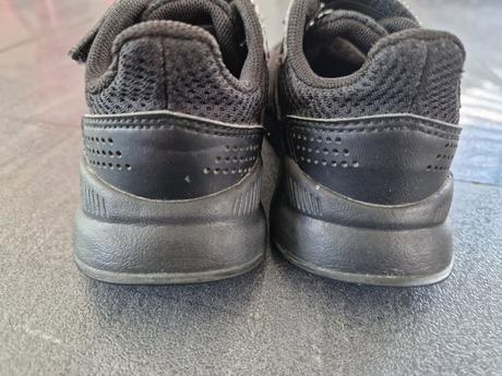 Ľahučké tenisky adidas, adidas,28