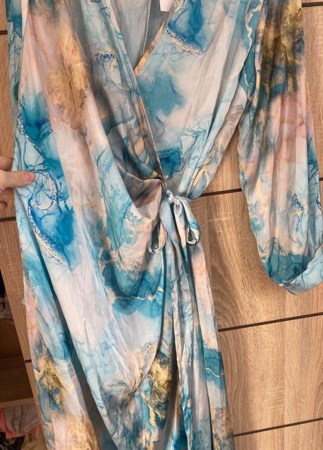 Šaty mramorové, 46