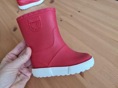 Gumáky boatilus, 21