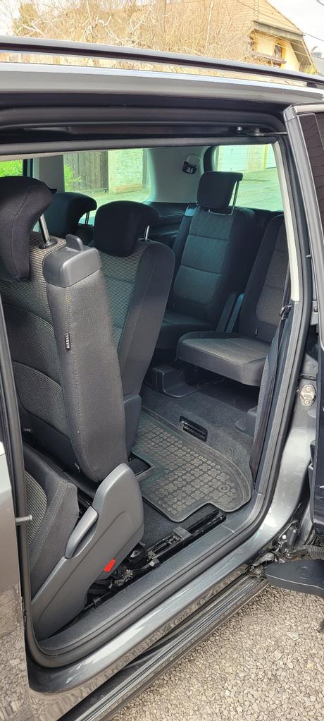 Vw sharan 2.0tdi 7-miestny , top stav,ťažné+2.sada, volkswagen