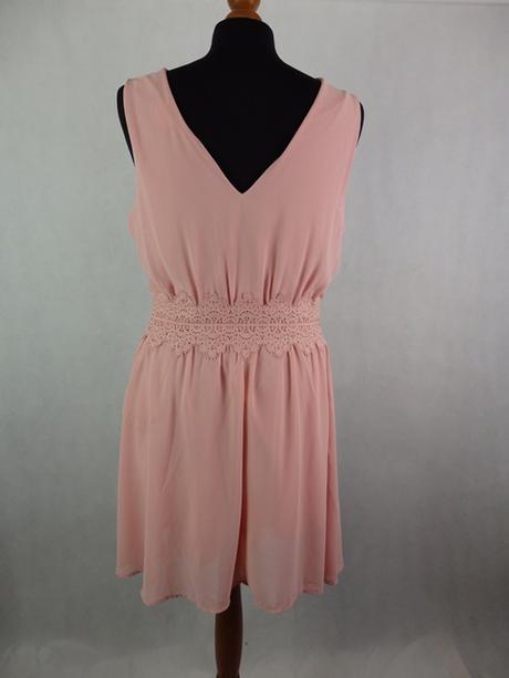 Kvalitné elegantné šaty, 38